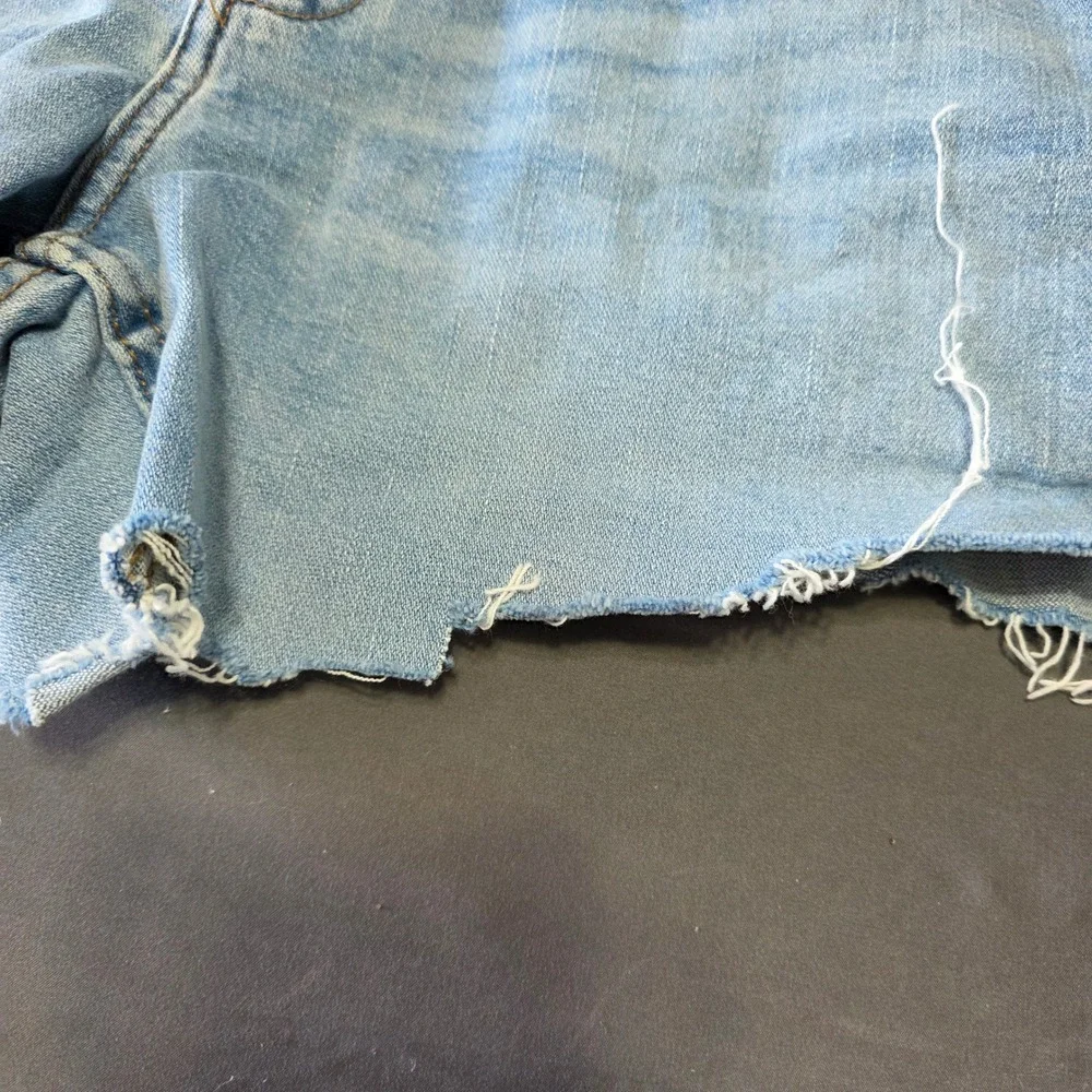 Wrangler Cutoff Denim Shorts Light Wash Raw Hem Size 32‎ Festival Western